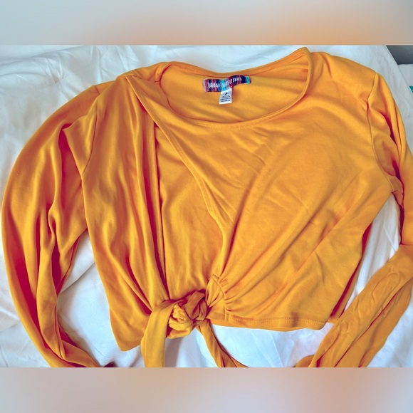 Urban Outfitters Yellow Cut Out top - Picture 2 of 3